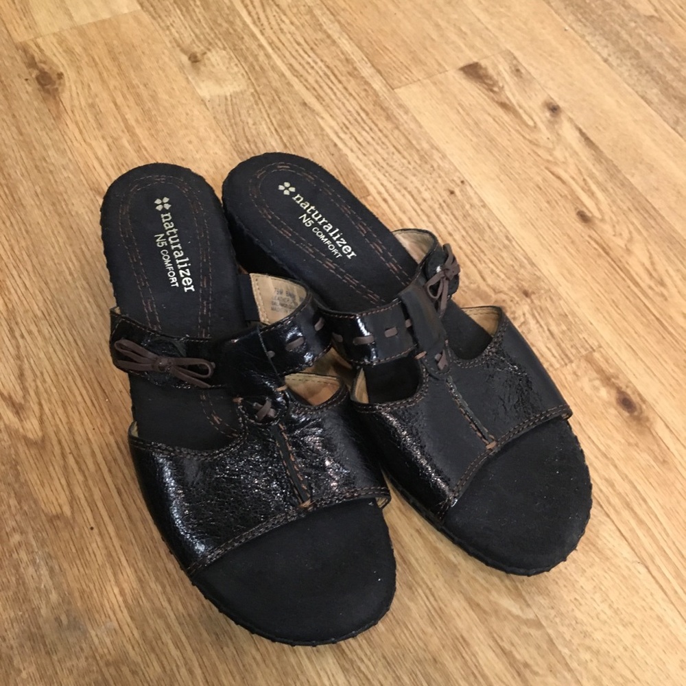 Naturalized sandals